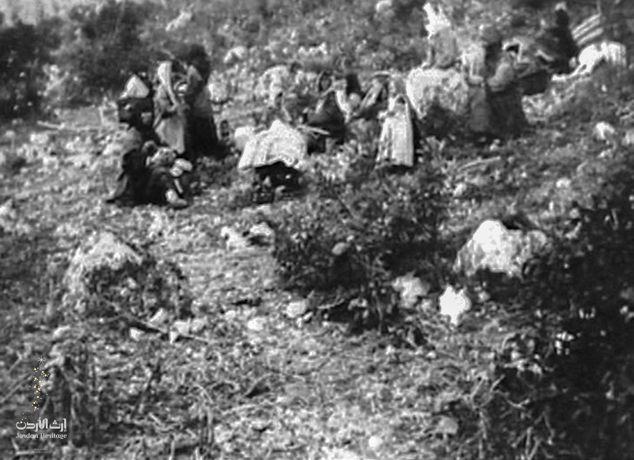 أطفال ونساء هربن من مجاعة وقصف 1918